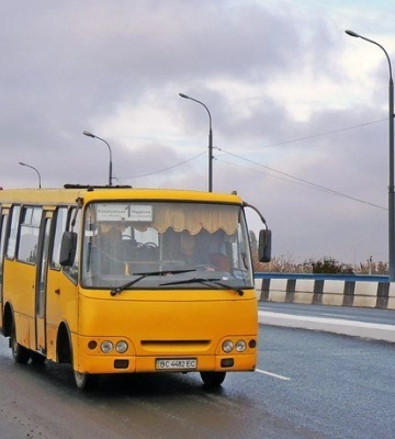 У Ківерцях люди не можуть доїхати до лікарні, бо маршрутка перестала курсувати (відео)
