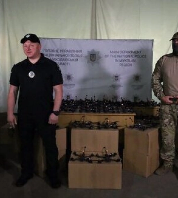 Від громади Миколаєва спецпідрозділу поліції передали бойові дрони