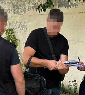 Голова лікарської комісії в Полтаві за хабарі забезпечувала фіктивну інвалідність для відстрочки від мобілізації, - СБУ. ФОТО