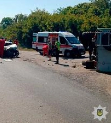 ДТП під Полтавою: легковик зіткнувся з вантажівкою