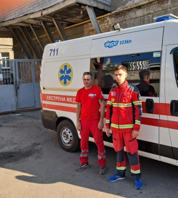 У Харкові медики “швидкої” врятували пенсіонерку