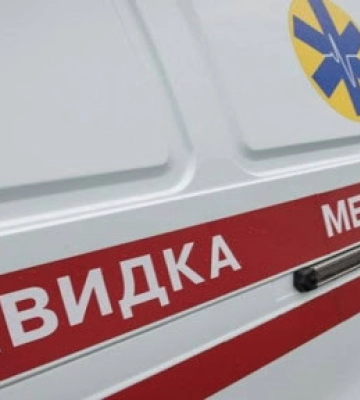 У парку на Дніпропетровщині чоловіка покусали бджоли: медики констатували смерть