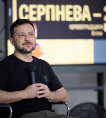 Зеленський на зустрічі з освітянами у Кропивницькому подякував за патріотичне виховання дітей