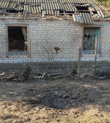 Унаслідок ворожих обстрілів на Херсонщині постраждали двоє чоловіків