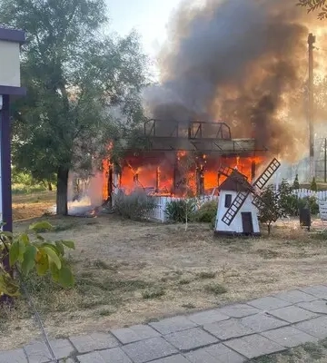 Російський удар по дитячому кафе на Запоріжжі: в реанімації померла дитина