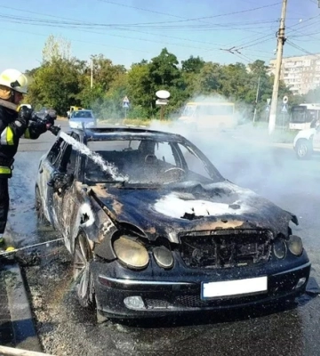 У Кропивницькому горів легковик
