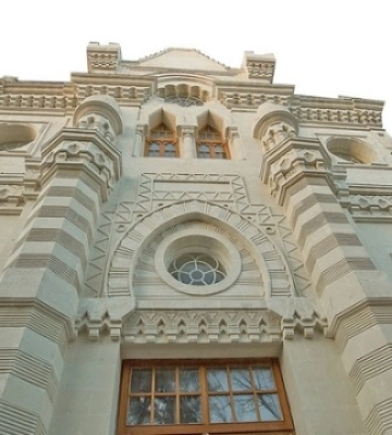 У Сімферополі після «реставрації» обвалюється фасад караїмської кенаси - ЗМІ