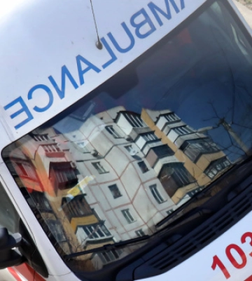 Обстріл Херсона: співробітниця ОВА отримала вибухову травму та контузію