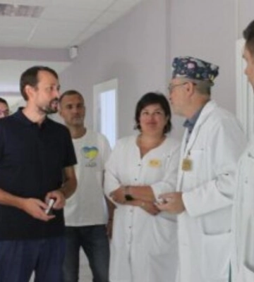 Сумський, харківський та донецький напрямки: ВО «Батьківщина» передала вантажі медикам і військовим
