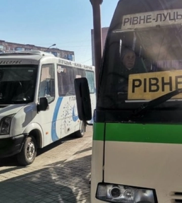 Водій маршрутки «Рівне – Луцьк» вигнав військового з автобуса