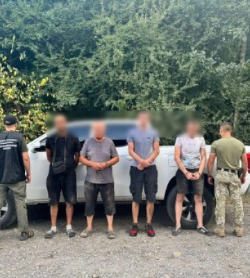 На Закарпатті прикордонники затримали порушників з провідниками