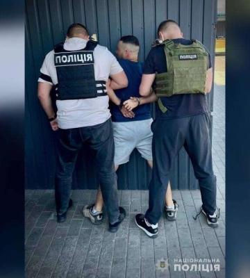 Вимагав $6 тис. неіснуючого боргу у військового: На Дніпропетровщині затримано чоловіка. ФОТОрепортаж
