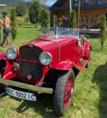 У Карпатах пройшов фестиваль ретро-автомобілів