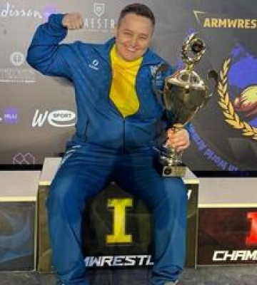 Полтавка перемагає на Чемпіонаті Світу з армрестлінгу