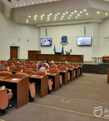 У Дніпрі з'явилися два нових сквери, які названі на честь Героя України Назара Боровицького та дипломата і правника Євгенія Єніна