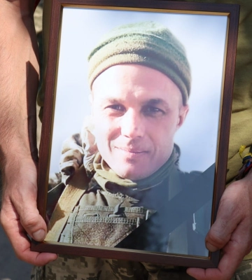 Тростянчани віддали останню земну шану захиснику України Олександру Биковцю