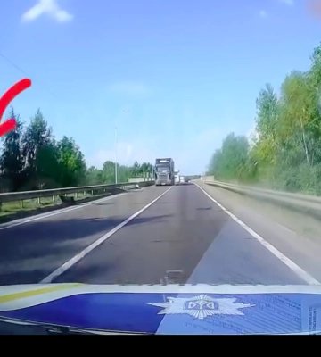 На Волині затримали пʼяного водія вантажівки, який скоїв аварію (відео)