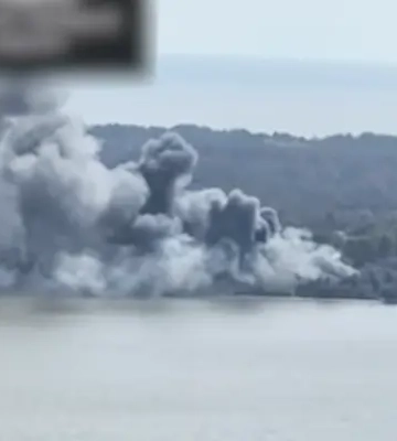 ВМС ефектно знищили російський склад боєприпасів на Кінбурнській косі