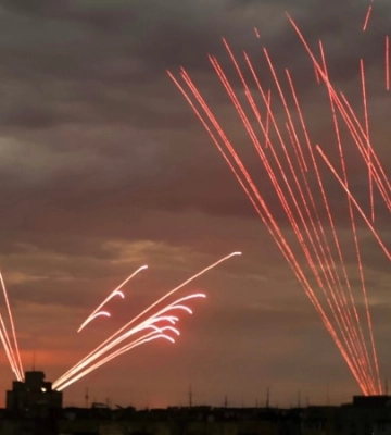 Частина Херсона залишилася без світла через російський обстріл – ОВА
