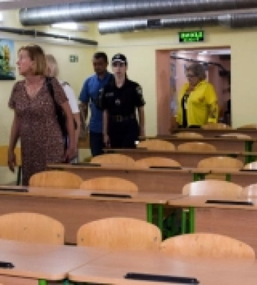 У Миколаєві поліціянти перевіряють укриття навчальних закладів