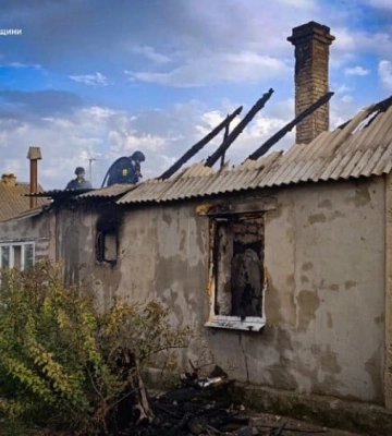 На Херсонщині російськими обстрілами пошкоджено 7 багатоповерхівок та 36 приватних будинків