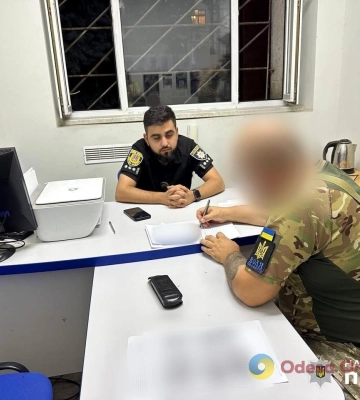 В Одесі затримали чоловіка, який пограбував підлітка