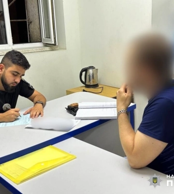 В Одесі розпочали провадження щодо чоловіка, який погрожував співробітникам ТЦК пістолетом
