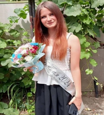 Криворізькі поліцейські розшукують 15-річну дівчину 