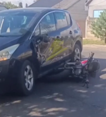 Мотоцикліст влетів у авто: в Рожищі у ДТП постраждав 25-річний чоловік