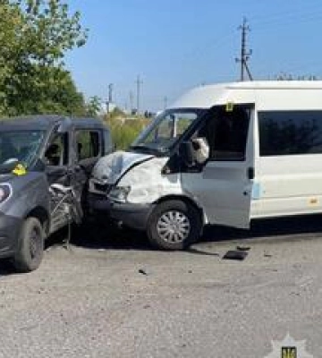 На Полтавщині внаслідок ДТП травмувалася пасажирка мікроавтобуса
