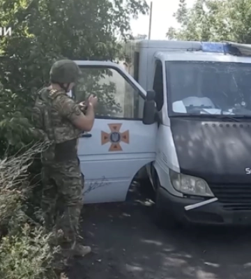 Росіяни обстріляли евакуаційну групу на Донеччині, пошкоджено автомобіль
