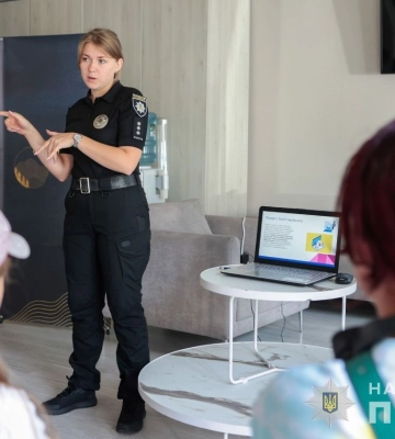 На Закарпатті кіберполіцейські провели для діток урок безпеки в Інтернеті