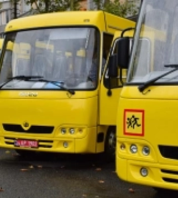Громадам Миколаївщини передали сім шкільних автобусів
