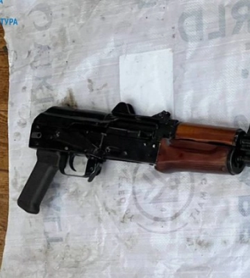 У Києві судитимуть чоловіка, який продавав автомати за 50 тисяч гривень та надсилав їх поштою