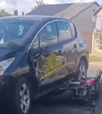 На Волині мотоцикліст влетів у автомобіль: травмувався 25-річний чоловік