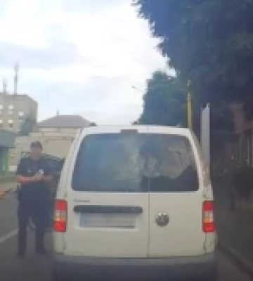 В Ужгороді двоє водіїв під наркотиками наїхали на поліцейських
