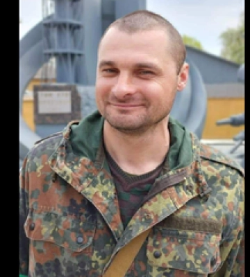 У Кременчуці попрощаються з полеглим воїном Артемом Скирдою