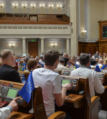 Колаборантов и предателей Украины лишат льгот и выплат за госнаграды, - Леонов