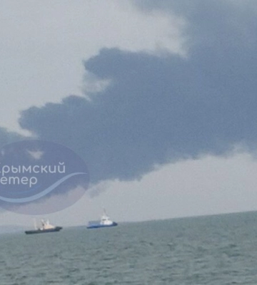 В российском порту &quot;Кавказ&quot; произошел взрыв на пароме с горючим: видео