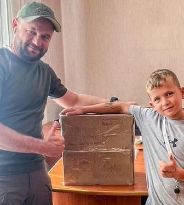 У Ковелі школяр купив смаколики для військових на гроші, які йому дарували на день народження