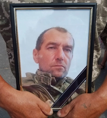 У Сумах попрощались із захисником Русланом Татаріновим
