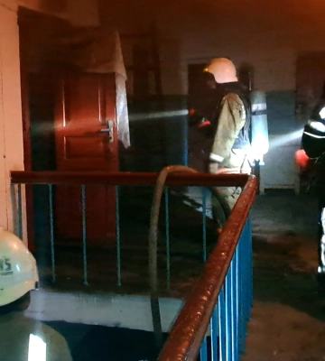 У Конотопі співробітники ДСНС оперативно ліквідували пожежу у квартирі