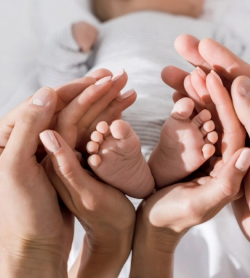 Рекорд серпня: у Дніпрі народилися 32 немовляти