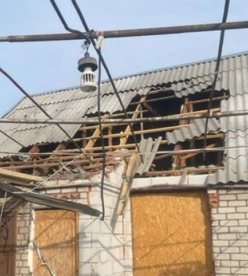 Вследствие российских обстрелов на Никопольщине пострадала женщина и повреждены частные дома. ФОТОрепортаж