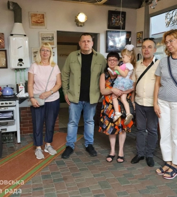 Філатов обговорив із мешканцями постраждалого від обстрілу росіян будинку на площі Вокзальній перспективи відновлення&amp;hellip;