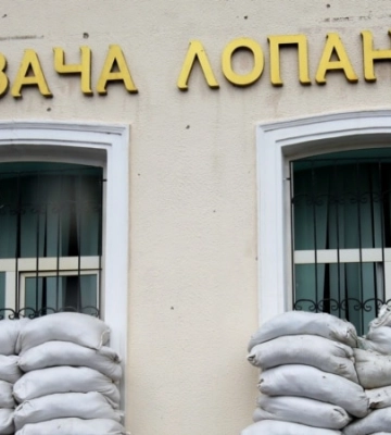 Місцева влада: під завалами в Козачій Лопані після удару РФ виявили двох загиблих
