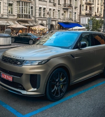 Ракета за 10 миллионов: в Киеве появился самый быстрый Range Rover в истории 
