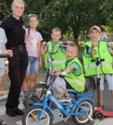 На Кіровоградщині поліцейські проводять безпекові заходи для дітей