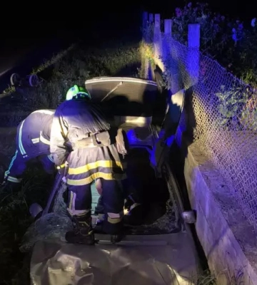 Рахівські рятувальники деблокували водійку з понівеченого внаслідок ДТП авто