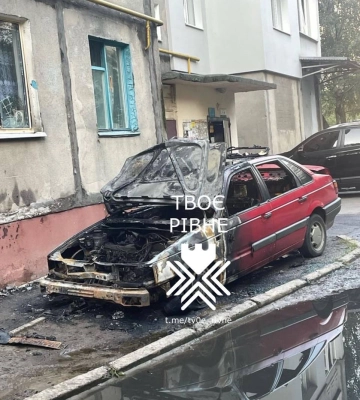 Вночі у Рівному горіли Tesla, Volkswagen та Audi
